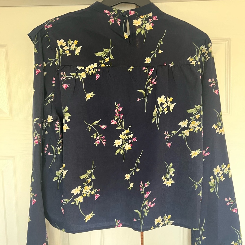 Pretty Little Thing Blouse - Picture 5 of 5